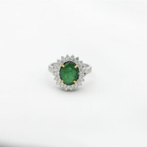 Green Emerald Diamond Ring